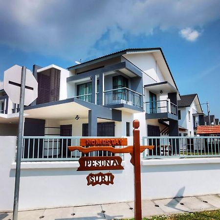 Pesona Suri Homestay باتو باهات المظهر الخارجي الصورة