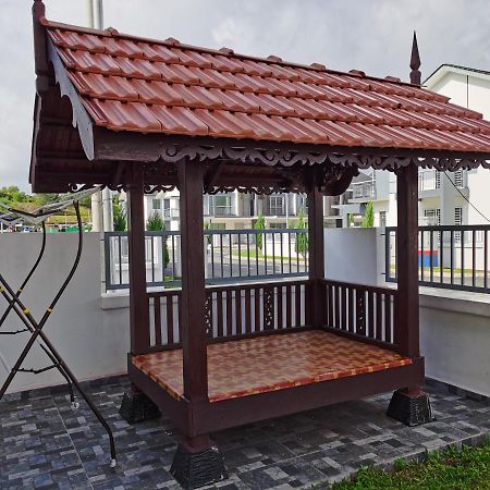 Pesona Suri Homestay باتو باهات المظهر الخارجي الصورة